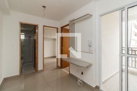 Sala/Cozinha de apartamento para alugar com 2 quartos, 32m² em Vila Guilhermina, São Paulo