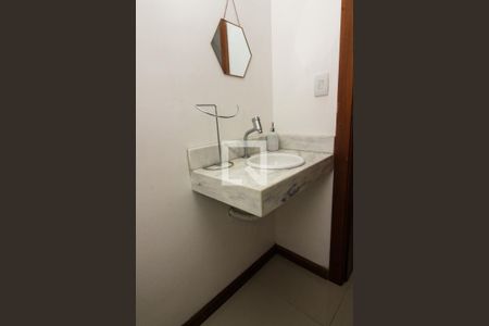 Lavabo de casa para alugar com 2 quartos, 155m² em Guarujá, Porto Alegre