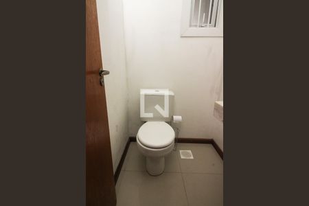 Lavabo de casa para alugar com 2 quartos, 155m² em Guarujá, Porto Alegre