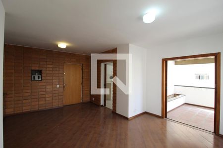 Apartamento para alugar com 75m², 2 quartos e 1 vagaSala