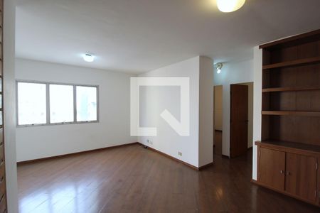 Apartamento para alugar com 75m², 2 quartos e 1 vagaSala