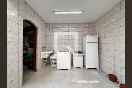 Casa à venda com 267m², 3 quartos e 1 vaga Casa à venda com 267m², 3 quartos e 1 vagaLavanderia