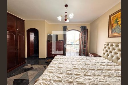 Casa à venda com 267m², 3 quartos e 1 vaga Casa à venda com 267m², 3 quartos e 1 vagaSuite