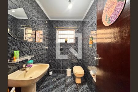 Casa à venda com 267m², 3 quartos e 1 vaga Casa à venda com 267m², 3 quartos e 1 vagaLavabo