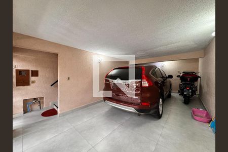 Casa à venda com 267m², 3 quartos e 1 vaga Casa à venda com 267m², 3 quartos e 1 vagaGaragem