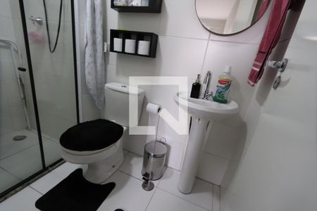 Banheiro de apartamento para alugar com 1 quarto, 27m² em Vila Ema, São Paulo