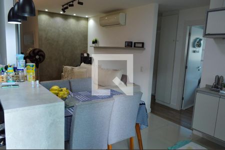 Sala de apartamento à venda com 2 quartos, 79m² em Barra Olímpica, Rio de Janeiro