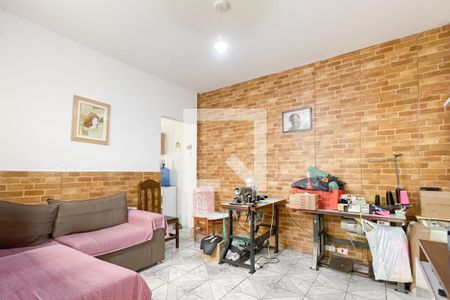 Casa à venda com 76m², 2 quartos e 1 vagaSala