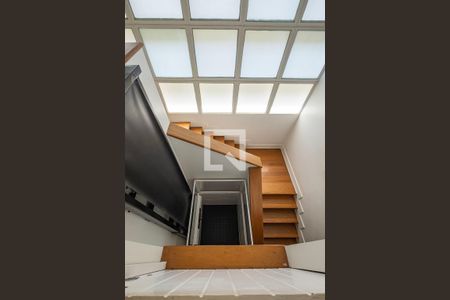 Sala - Elevador de casa à venda com 4 quartos, 400m² em Alto de Pinheiros, São Paulo