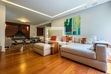 Sala de casa à venda com 4 quartos, 400m² em Alto de Pinheiros, São Paulo