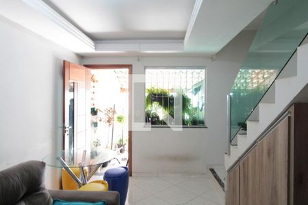 Sala de casa à venda com 2 quartos, 90m² em Piratininga, Belo Horizonte