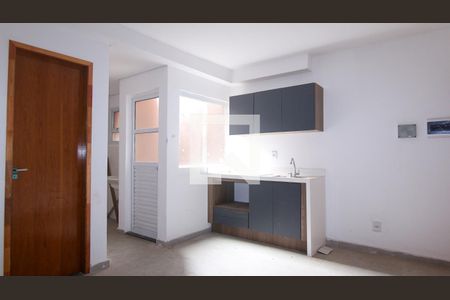 Sala/Cozinha de apartamento para alugar com 2 quartos, 47m² em Chácara Mafalda, São Paulo