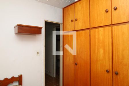 Quarto 2 de apartamento para alugar com 2 quartos, 48m² em Conjunto Residencial José Bonifácio, São Paulo