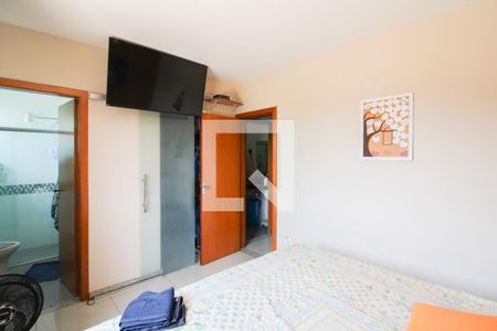 Suíte de casa à venda com 4 quartos, 140m² em Céu Azul, Belo Horizonte