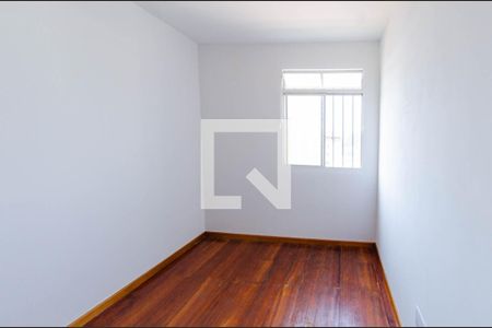 Quarto 2 de apartamento para alugar com 3 quartos, 68m² em Padre Eustáquio, Belo Horizonte