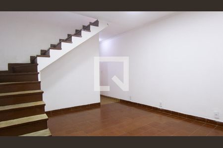 Sala de casa para alugar com 2 quartos, 74m² em Jardim Santa Adelia, São Paulo