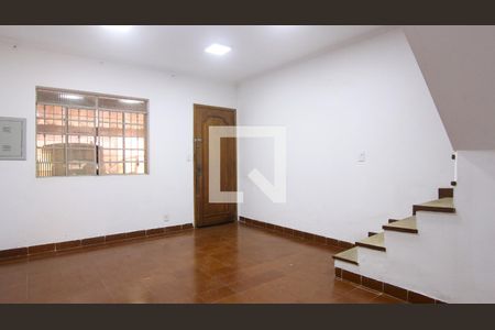 Sala de casa para alugar com 2 quartos, 74m² em Jardim Santa Adelia, São Paulo