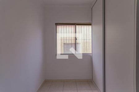 Quarto 2 de apartamento para alugar com 3 quartos, 70m² em Jaqueline, Belo Horizonte