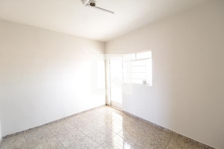 Quarto 1 de casa para alugar com 2 quartos, 77m² em Bom Jesus, Uberlândia