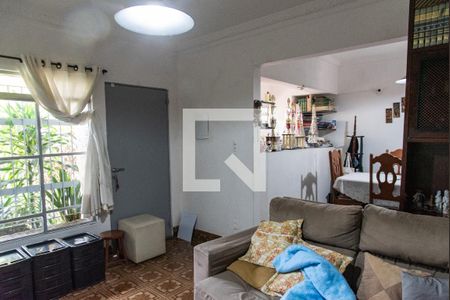 Sala de casa à venda com 3 quartos, 200m² em Vila Deodoro, São Paulo