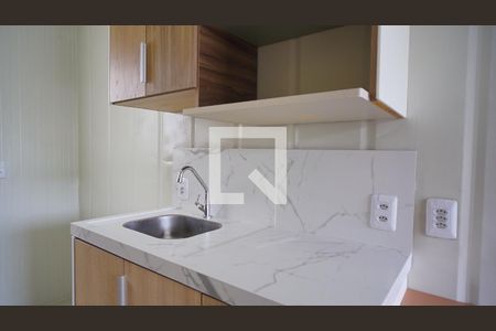 Cozinha de kitnet/studio para alugar com 1 quarto, 19m² em Saco Grande, Florianópolis