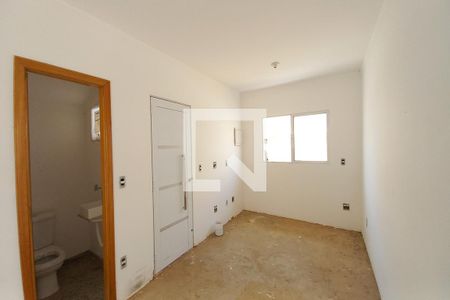 Sala de casa de condomínio à venda com 2 quartos, 74m² em Vila Aurocan, Campinas