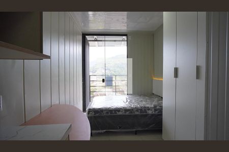 Sala - Quarto de casa para alugar com 1 quarto, 19m² em Saco Grande, Florianópolis