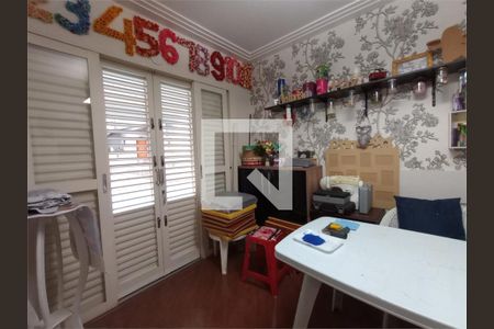 Casa à venda com 3 quartos, 173m² em Jardim Prudência, São Paulo