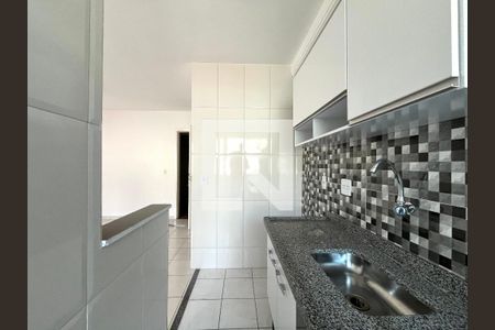 Cozinha  de apartamento para alugar com 1 quarto, 30m² em Vila Guarani (z Sul), São Paulo