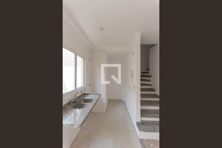 Cozinha de casa de condomínio à venda com 2 quartos, 74m² em Vila Aurocan, Campinas