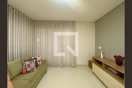 Sala 1 de casa à venda com 3 quartos, 360m² em Tupi, Belo Horizonte