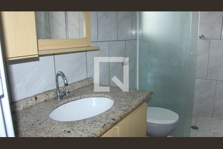 Banheiro de apartamento para alugar com 2 quartos, 61m² em São João, Porto Alegre