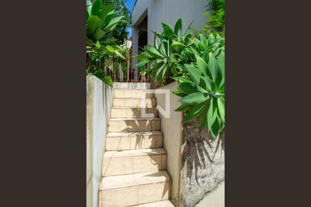 Casa à venda com 170m², 3 quartos e 2 vagas Casa à venda com 170m², 3 quartos e 2 vagasÁrea comum