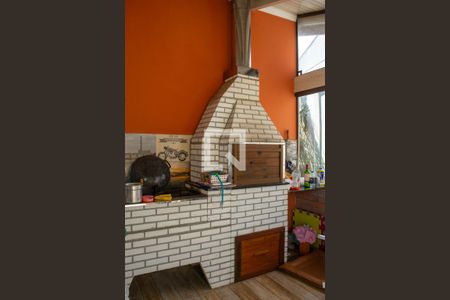 Casa à venda com 170m², 3 quartos e 2 vagas Casa à venda com 170m², 3 quartos e 2 vagasChurrasqueira