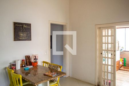 Casa à venda com 170m², 3 quartos e 2 vagas Casa à venda com 170m², 3 quartos e 2 vagasCozinha