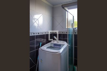 Casa à venda com 170m², 3 quartos e 2 vagas Casa à venda com 170m², 3 quartos e 2 vagasBanheiro social