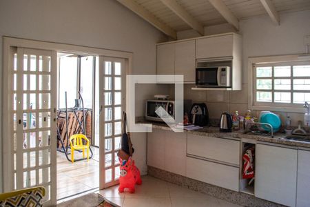 Casa à venda com 170m², 3 quartos e 2 vagas Casa à venda com 170m², 3 quartos e 2 vagasCozinha