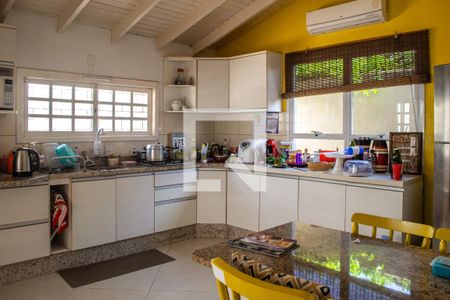 Casa à venda com 170m², 3 quartos e 2 vagas Casa à venda com 170m², 3 quartos e 2 vagasCozinha