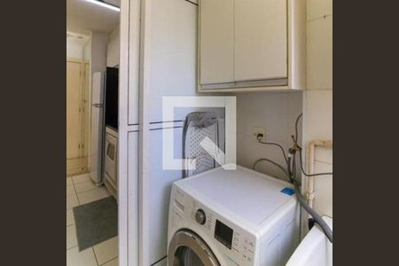 Apartamento à venda com 2 quartos, 57m² em Parque Reboucas, São Paulo