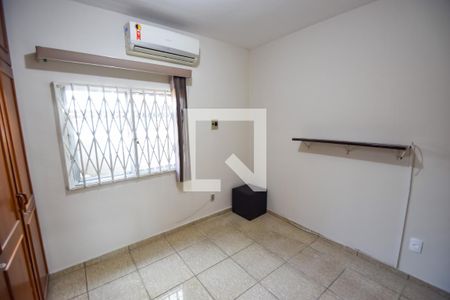 Quarto 2 de casa para alugar com 2 quartos, 196m² em Quintino Bocaiúva, Rio de Janeiro