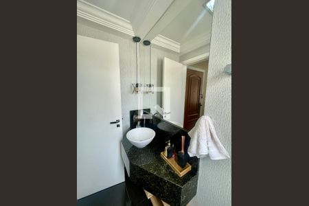 Apartamento à venda com 205m², 4 quartos e 2 vagas Apartamento à venda com 205m², 4 quartos e 2 vagasLavabo