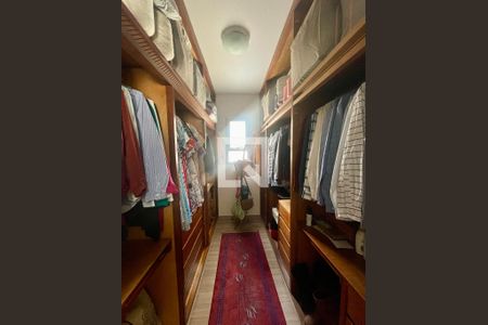 Apartamento à venda com 205m², 4 quartos e 2 vagas Apartamento à venda com 205m², 4 quartos e 2 vagasSuíte - Closet