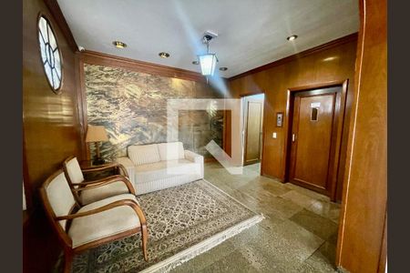 Apartamento à venda com 205m², 4 quartos e 2 vagas Apartamento à venda com 205m², 4 quartos e 2 vagasÁrea comum - Hall