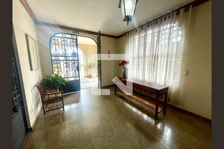 Apartamento à venda com 205m², 4 quartos e 2 vagas Apartamento à venda com 205m², 4 quartos e 2 vagasÁrea comum - Hall