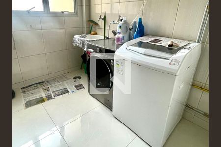 Apartamento à venda com 205m², 4 quartos e 2 vagas Apartamento à venda com 205m², 4 quartos e 2 vagasÁrea de Serviço