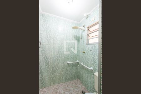 Banheiro de apartamento à venda com 2 quartos, 56m² em Conjunto Residencial José Bonifácio, São Paulo