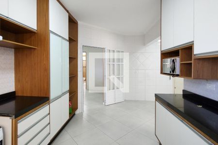 Apartamento para alugar com 140m², 3 quartos e 1 vaga Apartamento para alugar com 140m², 3 quartos e 1 vagaCozinha