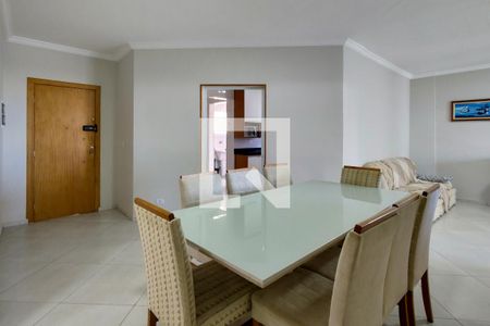 Sala de apartamento para alugar com 3 quartos, 140m² em Tupi, Praia Grande