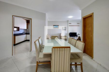 Sala de apartamento para alugar com 3 quartos, 140m² em Tupi, Praia Grande