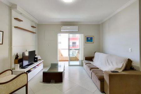 Sala de apartamento para alugar com 3 quartos, 140m² em Tupi, Praia Grande